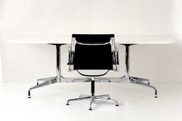 Tisch Mit Segmentiertem Gestell Von Ray Charles Eames Fur Vitra