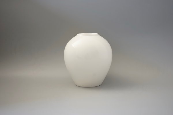 Deutsche Bauhaus Porzellanvase Von Siegmund Schutz Fur Kpm Berlin 1940er Bei Pamono Kaufen