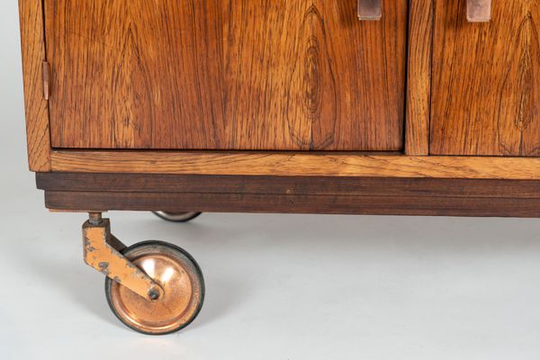 Rio Rosewood Copper Bar Cart With Mirror Top 1930s En Venta Rio Rosewood Copper Bar Cart With