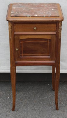 Table De Chevet Vintage En Noyer Avec Plateau En Marbre Rouge En