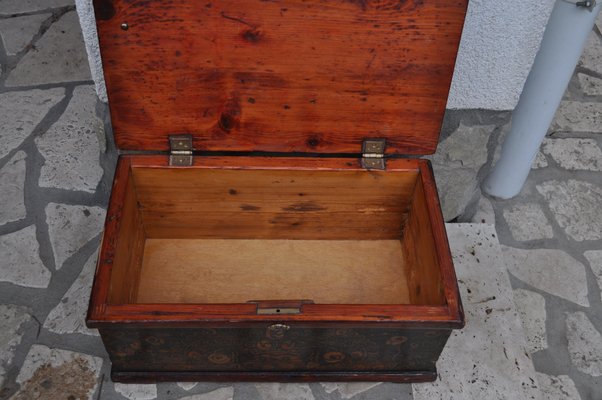 Shift root entity Pine Blanket Chest, 1890s for sale at Pamono