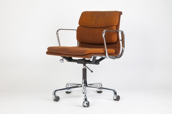 Model Ea217 German Desk Chair By Charles Ray Eames For Herman