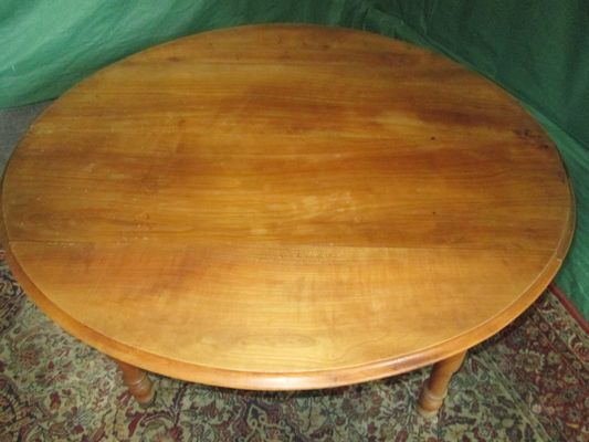 Runder Holztisch Massiv