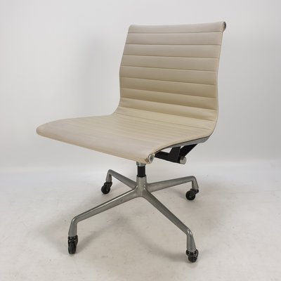 Vintage Aluminum Skai Swivel Desk Chair By Charles Ray Eames For Herman Miller 1960s For Sale At Pamono