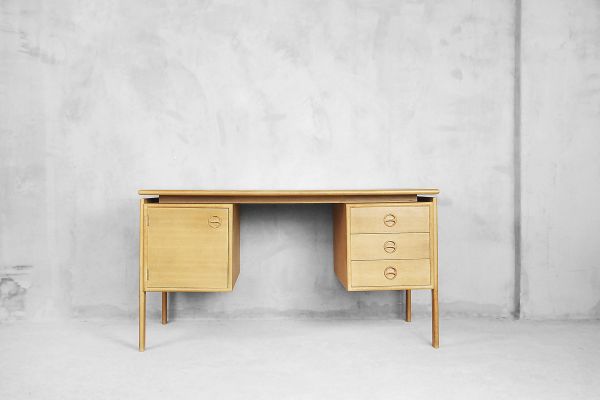 Scandinavian Oak Bilateral Vintage Desk 1960s For At Pamono Scandinavian Oak Bilateral Vintage Desk