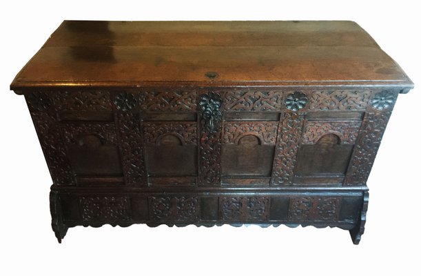 Large English Oak Linen Chest 1580s For Sale At Pamono