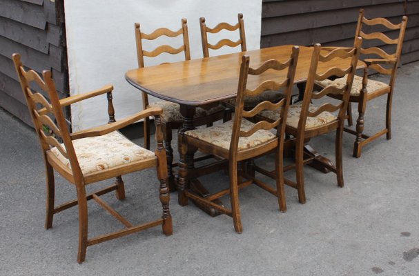 Set Aus Esstisch Stuhlen Aus Eiche 1940er Bei Pamono Kaufen