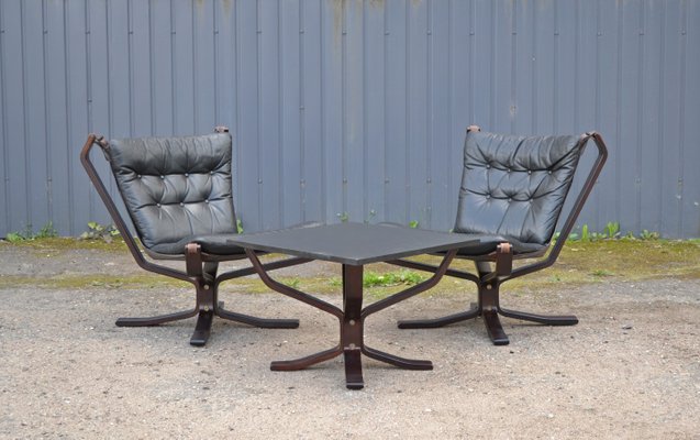Vintage Leather And Plywood Lounge Chairs Coffee Table By Sigurd Res For Vatne Møbler 1970s Vintage Leather And Plywood Lounge Chairs Coffee Table By Sigurd Res For Vatne Møbler 1970s