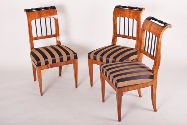 Antique Biedermeier Walnut Dining Chairs Set Of 3 For At Pamono Antique Biedermeier Walnut Dining