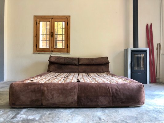 Model Le Bambole Suede Bed By Mario Bellini For B B Italia C B Italia 1970s