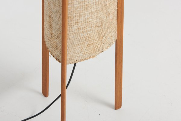 3 legged table lamp