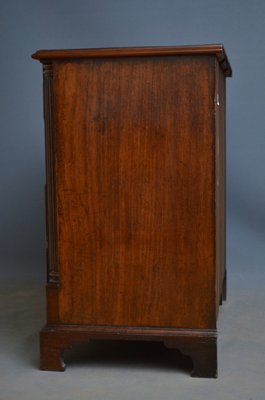 Antique Georgian Mahogany Chest Of Drawers With Brushing Slide For