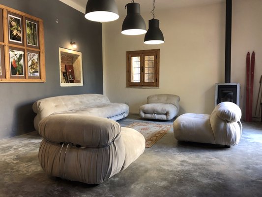 Model Soriana Off White Alcantara Living Room Set By Tobia Afra Scarpa For Cassina 1970s