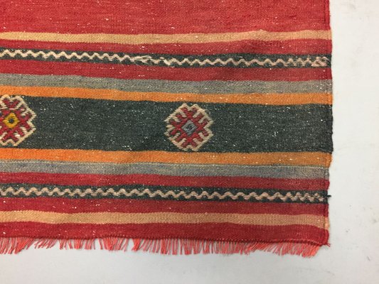 Grosser Anatolischer Rot Schwarzer Kelim Teppich 1950er Bei Pamono
