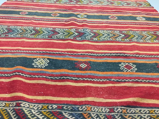Grosser Anatolischer Rot Schwarzer Kelim Teppich 1950er Bei Pamono