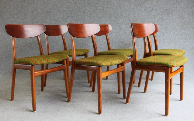 Sedia moderna in teak e quercia di Henning Kjærnulf per Scandinavia, anni  '50, set di 6 in vendita su Pamono