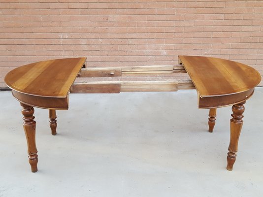 19th Century Italian Walnut Extendable Dining Table For Sale At Pamono