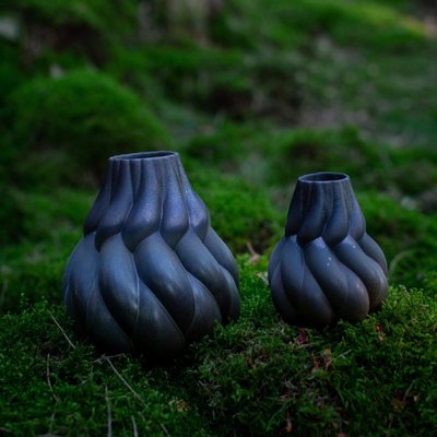 EDA VASE 【SiKiTO】 small-black-eda-vase-by-lisa-