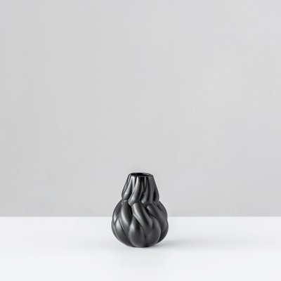 Small Black Eda Vase by Lisa Hilland for Mylhta for sale at Pamono