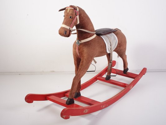 cheval à bascule pour enfant