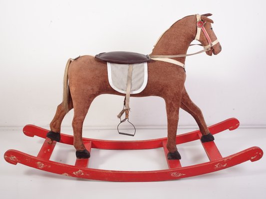 cheval à bascule pour enfant