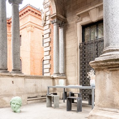 Taburete O Mesa Auxiliar Tadao 40 Italiana De Hormigon De Forma E Cemento En Venta En Pamono