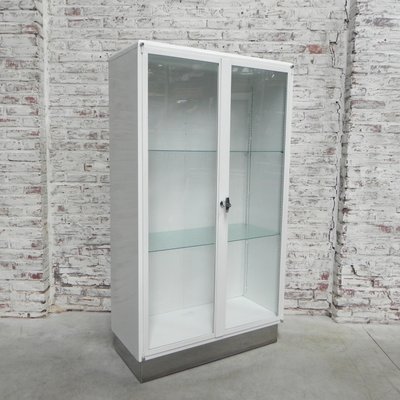 Armoire A Pharmacie Industrielle Vintage 1960s En Vente Sur Pamono