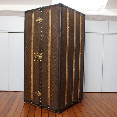 Antique Wardrobe Trunk By Louis Vuitton 1914 For Sale At Pamono