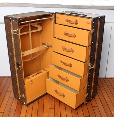 Antique Wardrobe Trunk By Louis Vuitton 1914 For Sale At Pamono