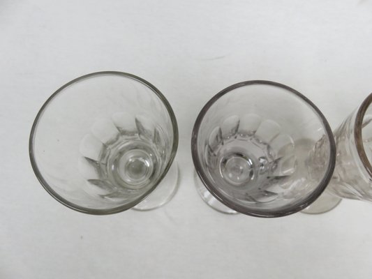 https://cdn20.pamono.com/p/g/5/0/508378_ofwu3t0167/antique-french-wine-glasses-set-of-6-5.jpg