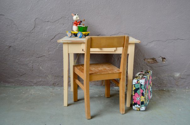 rustic childrens table and chairs