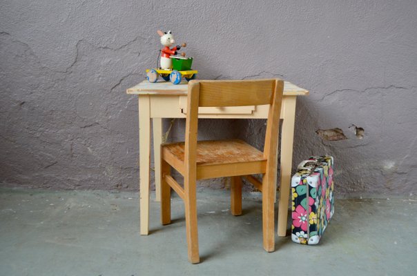 rustic childrens table and chairs