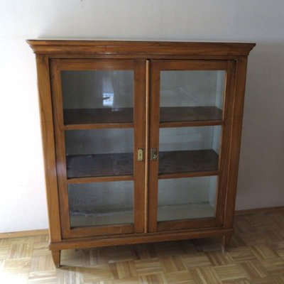 Antique on sale glass hutch