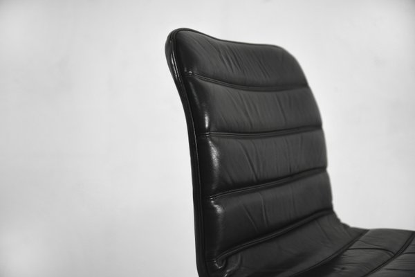 Minimalist Chrome Black Leather Club, Gray Leather Club Chair