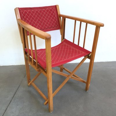red folding chairs