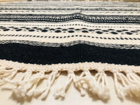 Tapis Kilim En Coton Tisse A La Main Noir Et Beige Annees 70 En Vente Sur Pamono