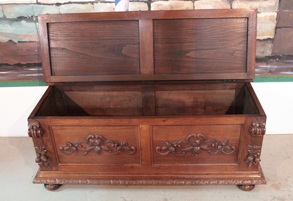 Vintage 2024 oak chest