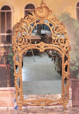 MIROIR DE STYLE LOUIS XV EN BOIS DORE - Autres