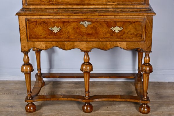 Antique Queen Anne Walnut Dresser For Sale At Pamono