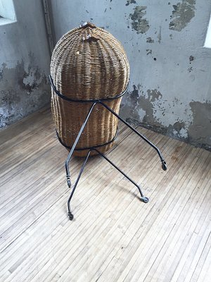 Wicker crib top on wheels