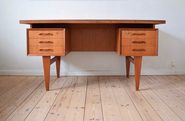 Mid Century Danish Teak Floating Desk 1960s For Sale At Pamono