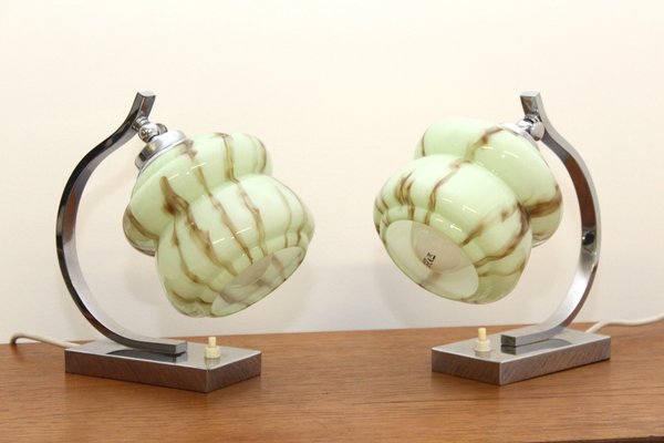 Lampes de Bureau en Chrome Plaqué et en Laiton et en Verre Opalin Marbré, années 30, Set de 2 Lampes de Bureau en Chrome Plaqué et en Laiton et en Verre Opalin Marbré, années 30, Set de 2
