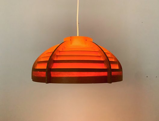 Hängelampe aus Holz von Hans Agne Jakobsson für Hans Agne Jakobsson AB Markaryd, 1960er Hängelampe aus Holz von Hans Agne Jakobsson für Hans Agne Jakobsson AB Markaryd, 1960er
