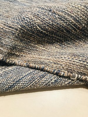 Alfombra Kilim india de lana beige y azul y algodón, años 70 Alfombra Kilim india de lana beige y azul y algodón, años 70