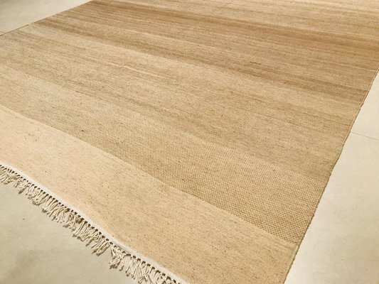 Alfombra Kilim india de lana beige y algodón, años 70 en Alfombra Kilim india de lana beige y azul y algodón, años 70