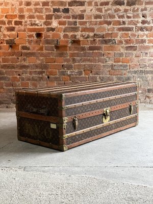 Past auction: Louis Vuitton hardside steamer trunk early 20th