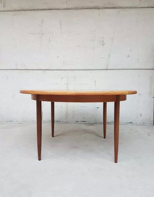 Tavolo Da Pranzo Ovale Mid Century Allungabile In Teak Di G Plan Anni 60