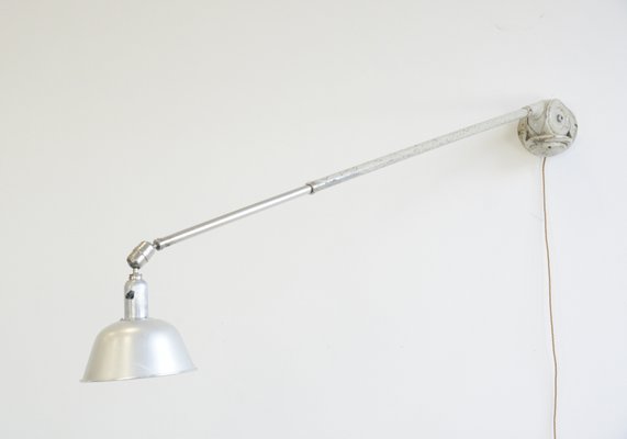 task wall light