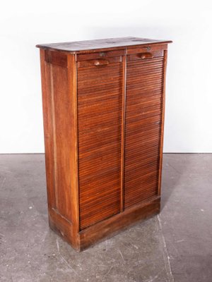 Schrank Aus Eiche Mit Rolltur Von Thonet 1930er Bei Pamono Kaufen