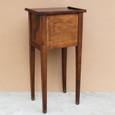 Table de Chevet Directoire du 19e Siècle en Noyer, Italie en Table de Chevet d'époque Directoire en Noyer Italie du